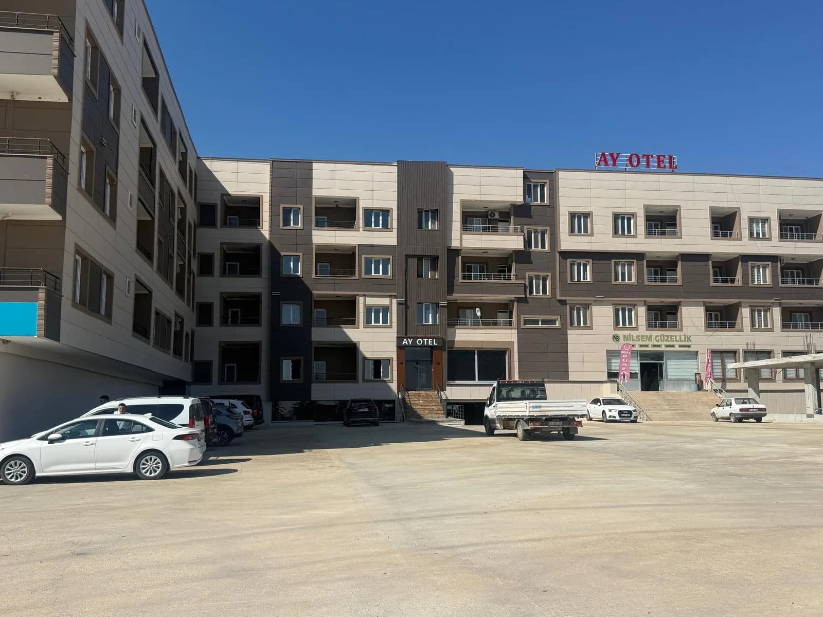 AY OTEL bina dış görünüşü
